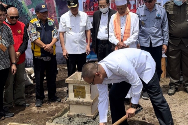 Ronald Lumbuun Hadiri Pencanangan Patok Batas Sempadan Danau Tondano