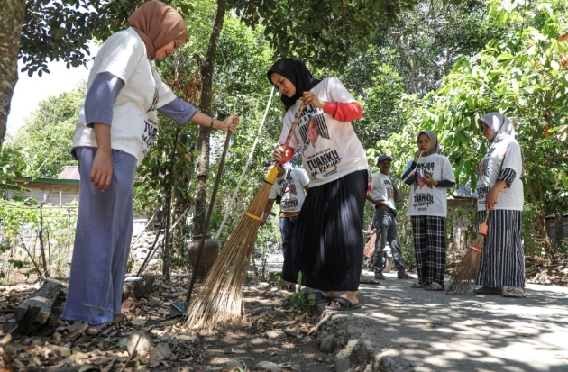 Relawan Petebu Ganjar Kerja Bakti Bersihkan Sungai dan Jalan Umum di Bulukumba
