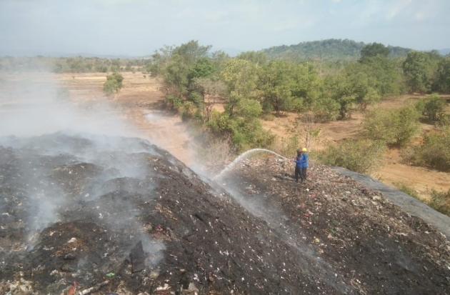 Tiga Hektare Lahan TPA Bontoramba Kabupaten Maros Terbakar
