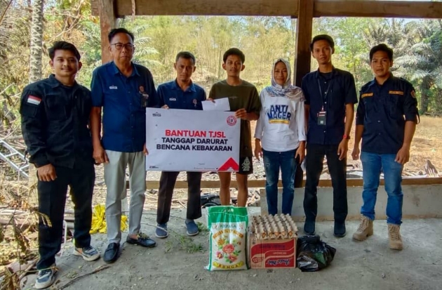 PT Semen Tonasa Salurkan Bantuan untuk Korban Kebakaran di Desa Parenrang Pangkep