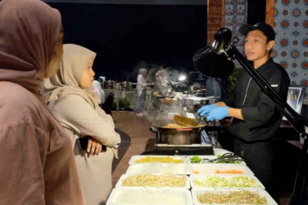 Promo Kuliner Novotel Makassar, Makan Sepuasnya dengan Suguhan Pemandangan Kota