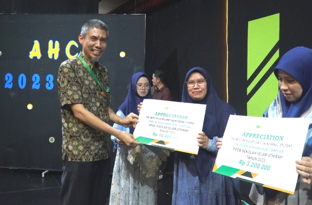 Sekolah Islam Athirah Gelar AHCA, Beri Penghargaan ke Guru dan Karyawan Terbaik