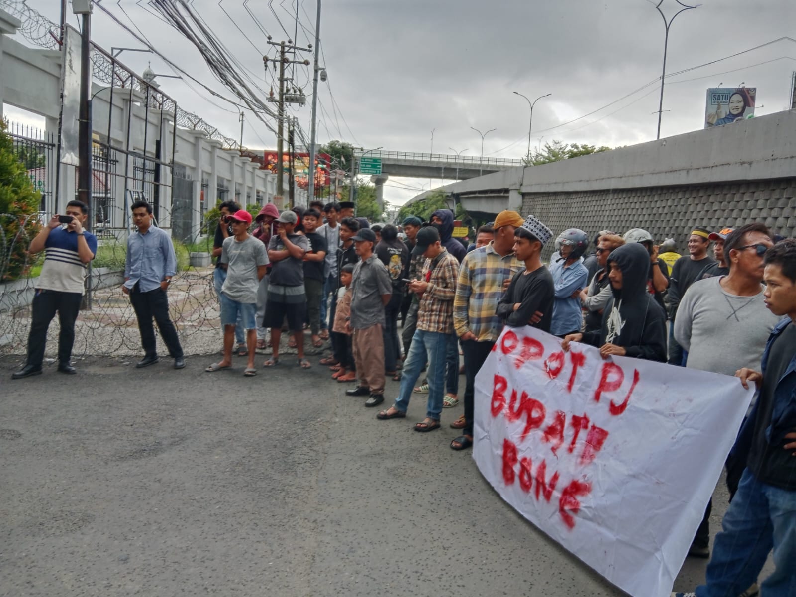 Kembali Berlanjut, Mahasiswa Bone dan Pukat Kembali Demo Tuntut Pj Bupati Dicopot