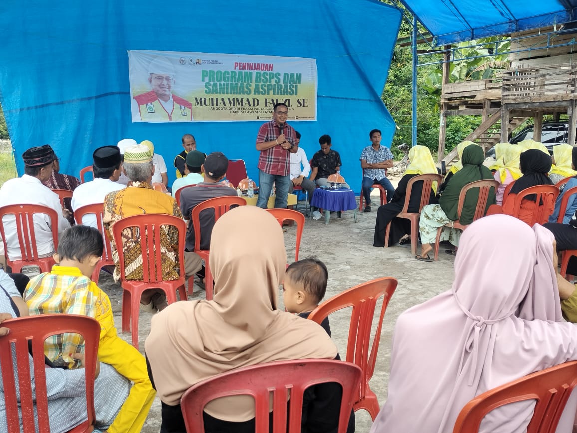 Abang Fauzi Tinjau Program BSPS di Dua Desa Kecamatan Sabbang Selatan