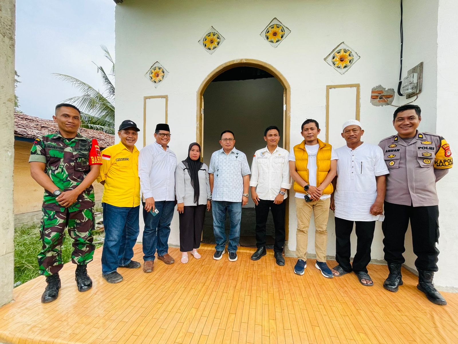 Kunjungi Penerima Bedah Rumah, Anggota DPR RI Ini Didoakan Lanjutkan Kerja Nyata