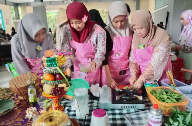 Keseruan Festival Budaya Nusantara SMP Athirah Hari ke-2: dari Orasi Budaya hingga Lomba Memasak