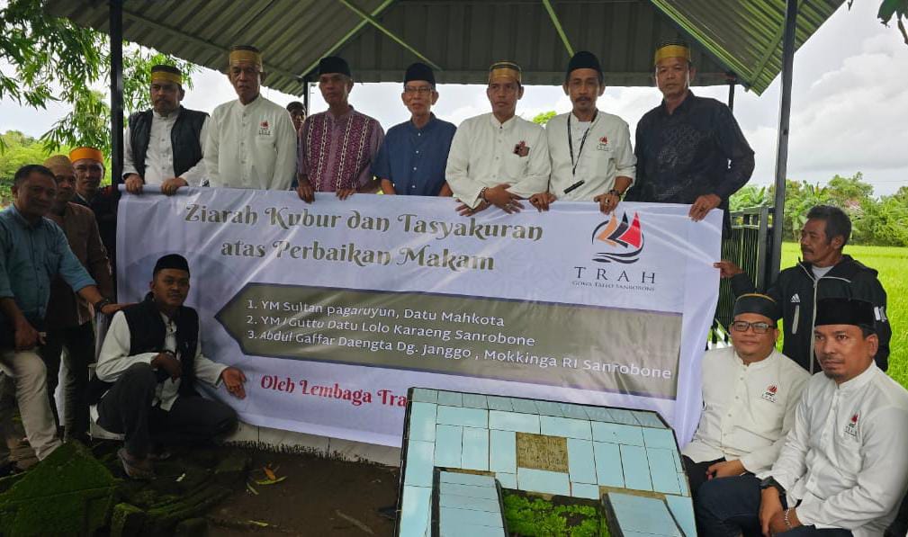 Trah GTS Syukuran Renovasi Makam Raja & Ulama di Sanrobone