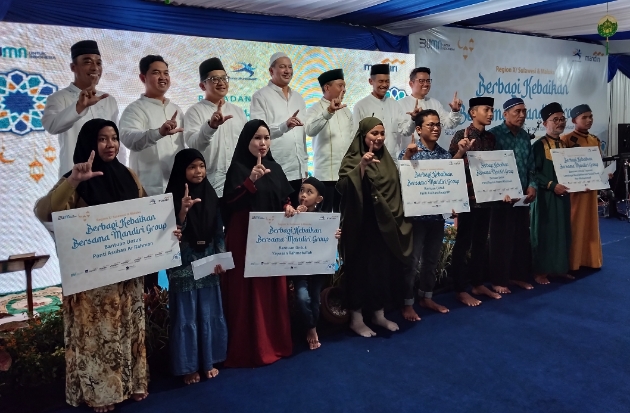 Mandiri Group Santuni 1.750 Anak Yatim & Duafa di Sulawesi & Maluku