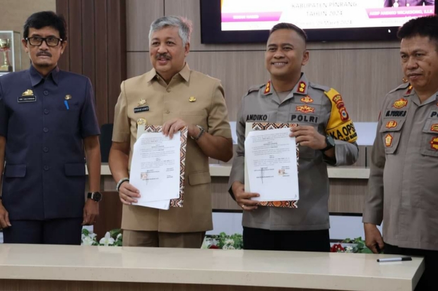 Bupati dan Kapolres Pinrang Tandatangani NPHD Pengamanan Pilkada