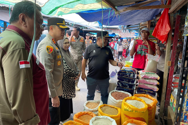 Sejumlah Harga Bahan Pokok Terpantau Turun di Pasar Sentral Belopa