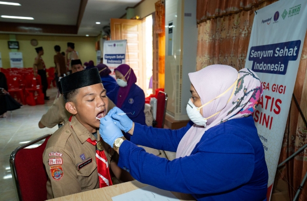 PDGI & Pepsodent Gelar Pemeriksaan Gigi Gratis untuk 1.000 Santri di Bone