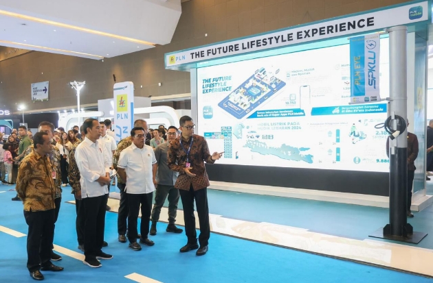 Jokowi Kunjungi Booth PLN di PEVS 2024, Dirut PLN Paparkan Kesiapan Ekosistem EV