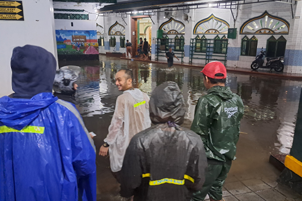 Banjir Melanda 3 Kelurahan di Parepare, Sekolah dan Masjid Terendam