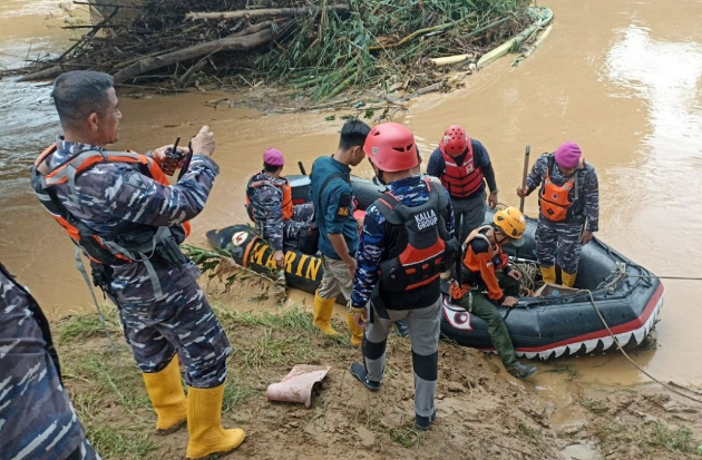 Gerak Cepat! Kalla Rescue Terjun Langsung Evakuasi Korban Banjir Luwu