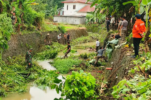 Genjot Pembersihan Kanal, Cara Jitu Pemkab Sinjai Cegah Banjir