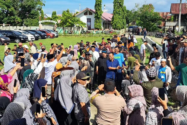 Ribuan Warga Pinrang Sambut Kunjungan Andi Sudirman