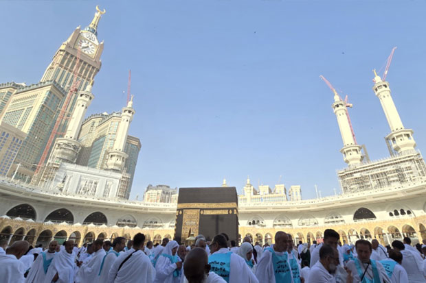 Suhu di Makkah Tembus 42 Derajat Celcius, Jemaah Jangan Lupa Gunakan APD