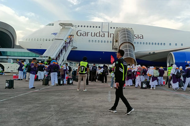 Penerbangan Garuda Masih Sering Terlambat saat Pemberangkatan Jemaah Haji