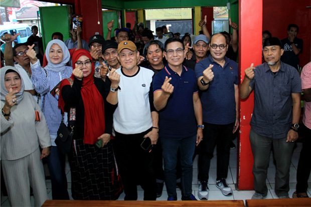 Rusdin Abdullah Ngopi Keliling Bersama Warga, Bicara Makassar Bebas Iuran Sampah