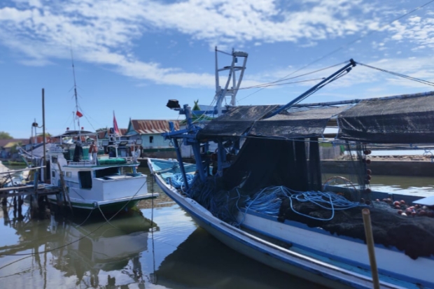 Solar Kembali Langka, Nelayan di Maros Terancam Tidak Melaut