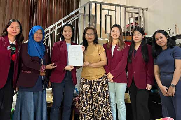Mahasiswa UC Makassar Dampingi Pembuatan Laporan Keuangan UMKM