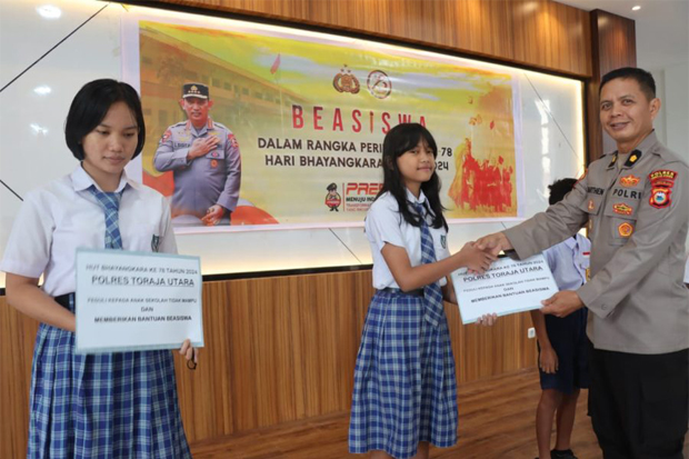 5 Pelajar di Toraja Utara Raih Beasiswa dalam Rangkaian Hari Bhayangkara ke-78
