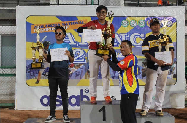 Tim Softball Unhas Sabet Juara 1 pada Airlangga National Championship 2024