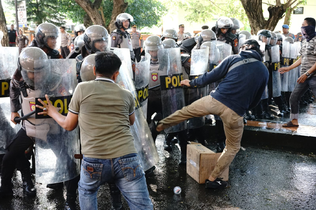 Polres Bantaeng Simulasi Pengamanan Aksi Demonstrasi Pilkada 2024