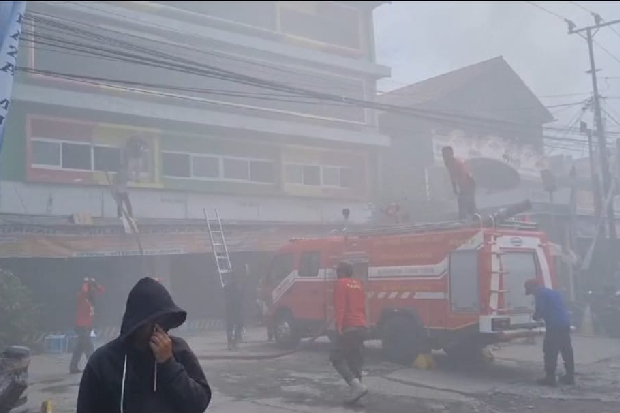 Gudang Frida Mart Terbakar di Luwu Timur