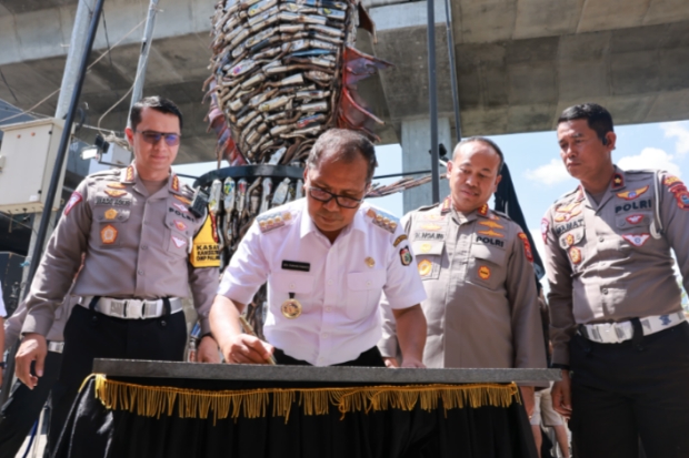 Polrestabes Makassar Ubah 5 Ribu Knalpot Jadi Tugu Berbentuk Ikan