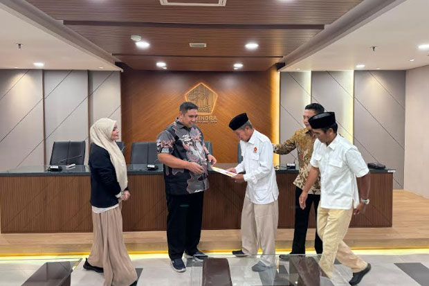 Gerindra Serahkan Dukungan ke Pasangan Chaidir Syam-Suhartina Bohari