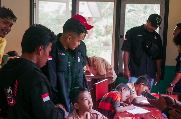 Sambut Hari Kemerdekaan RI, Astra Motor & Komunitas CBR Adakan Bakti Sosial di SLB