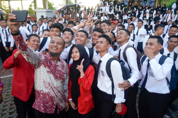 Andi Sudirman Sulaiman Motivasi 1.441 Mahasiswa Baru Fakultas Teknik Unhas