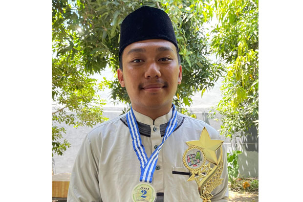 Mahasiswa BSA UIN Alauddin Juara 2 Lomba Baca Kitab Kuning Nasional