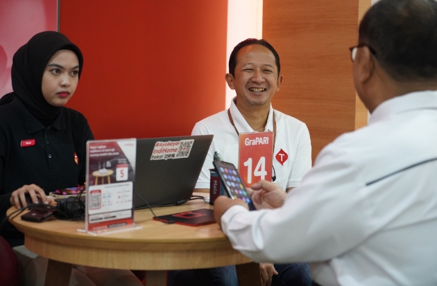 Harpelnas 2024: Pimpinan Telkomsel Sapa & Layani Langsung Pelanggan