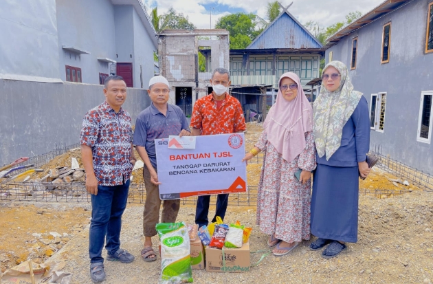 PT Semen Tonasa Bantu Korban Kebakaran di Batara dan Talaka