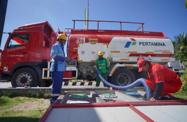 Gerak Cepat Penuhi Kebutuhan Masyarakat & Industri, Pertamina Kirim 320 KL BBM ke Bone