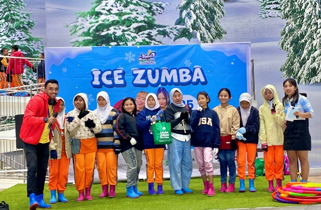 Keseruan Event Ice Zumba di Trans Snow World Makassar