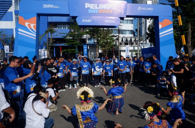 Meriahkan Hari Pelindo, 1.500 Karyawan Ikuti Jalan Sehat di Pelabuhan Makassar