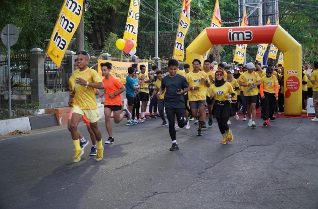 Meriah! Ratusan Pelari Ramaikan IM3 Fun Run di Makassar