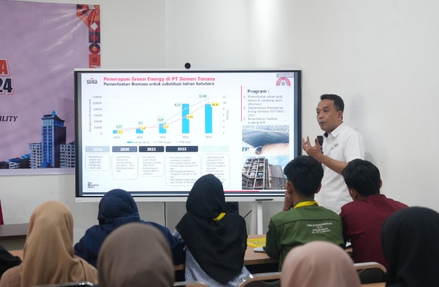 Dirut PT Semen Tonasa Bahas Konsep Green Business di Depan Mahasiswa STKIP Pangkep