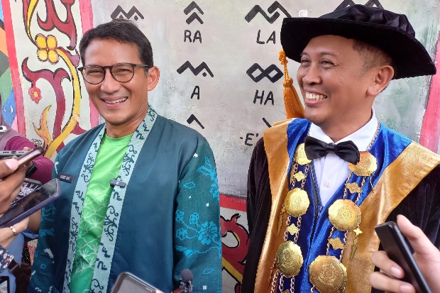 Menteri Pariwisata Sandiaga Uno Puji Konsep Wisuda Poltekpar Makassar