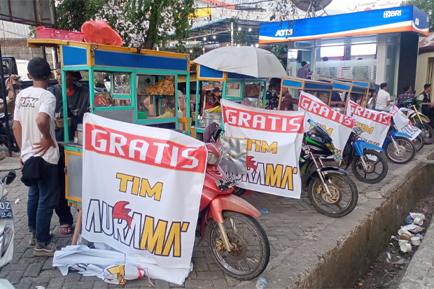 Aurama Sediakan Bakso Gratis untuk Pendukung di Lokasi Debat Kedua Pilkada Gowa