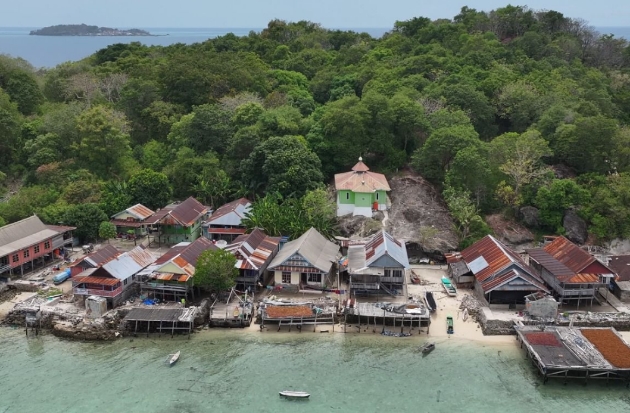 Donasi Insan PLN Listriki 100% Pulau Katindoang dengan Energi Bersih