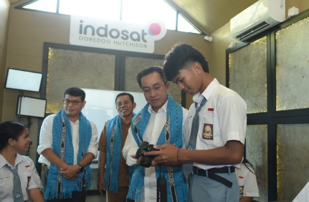 Indosat Bangun Studio Digital Ramah Lingkungan untuk Sekolah di Ambon