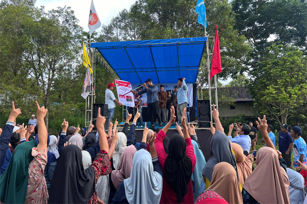 Warga Campaga Keluhkan Jalan Rusak, Uji-Sah: Kita Bikin Bagus dan Mulus Kembali