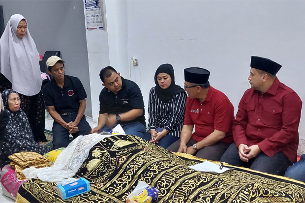 Munafri dan IAS Sampaikan Duka Cita ke Keluarga Almarhum Syarifuddin Daeng Punna