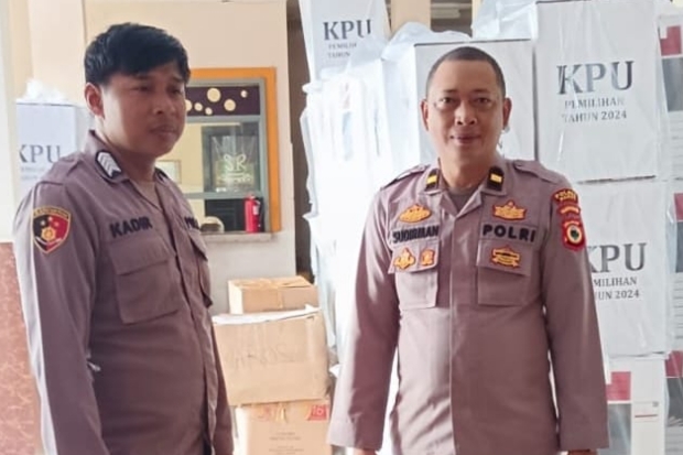 Jelang Pendistribusian Logistik, Polres Maros Jaga Ketat Gudang Logistik