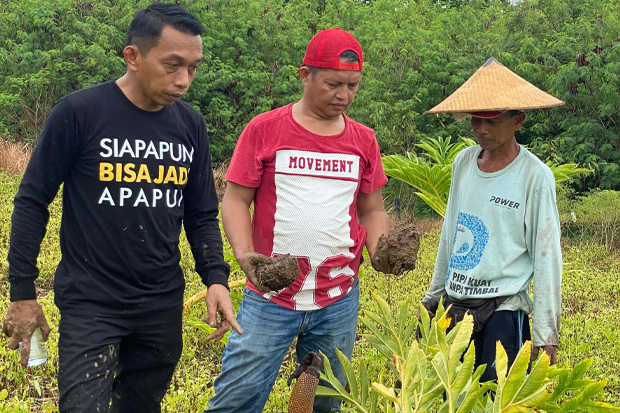 Jalani Masa Tenang, Syahar Kembali jadi Petani Habiskan Waktu di Kebun dan Sawahnya