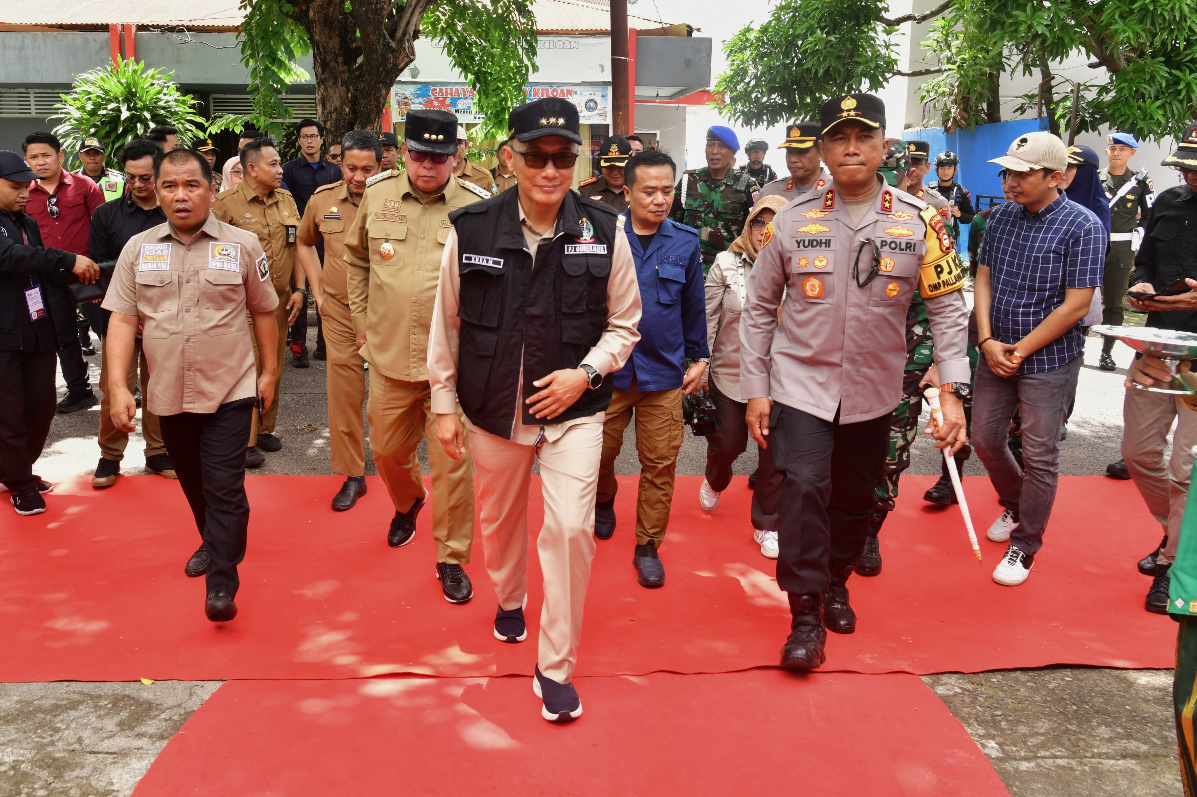 Pj Gubernur, Kapolda dan Forkopimda Sulsel Cek Kesiapan Pencoblosan di 5 Daerah